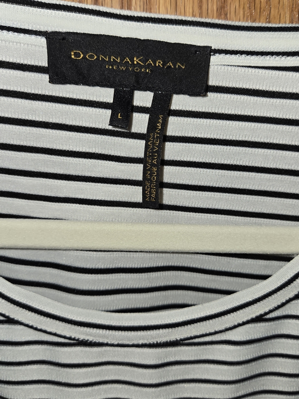 Donna Karan Size Large White & Black Striped Scoop‎ Neck Top - Picture 2 of 6